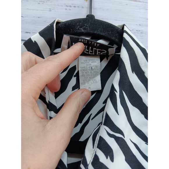 Truffles Blouse Women's Medium Zebra Print Short Sleeve Button Up Collared - Picture 3 of 7
